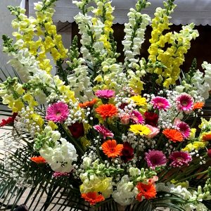 Bouquet de fleurs, Pâques 2026, église Saint-Pierre-Chanel, Rillieux-la-Pape